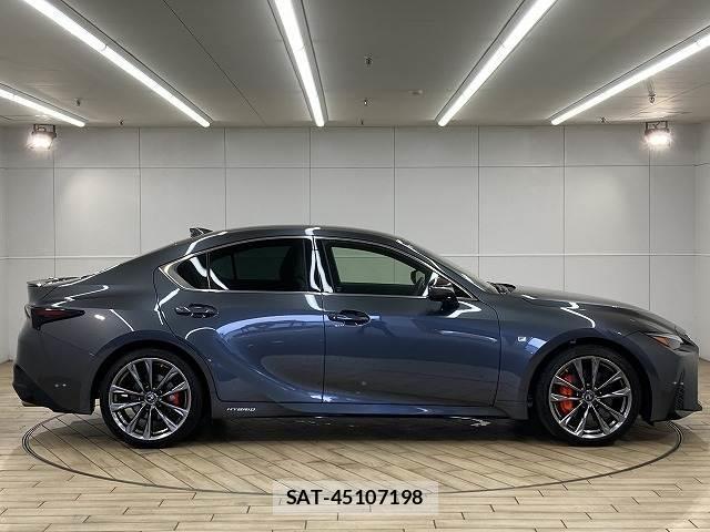 Lexus IS 2021-06 8071553-17