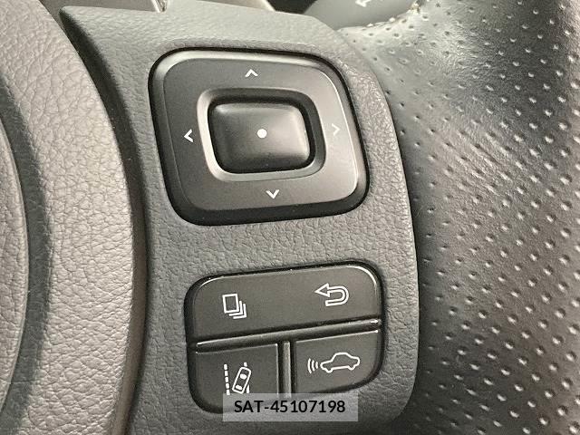 Lexus IS 2021-06 8071553-7
