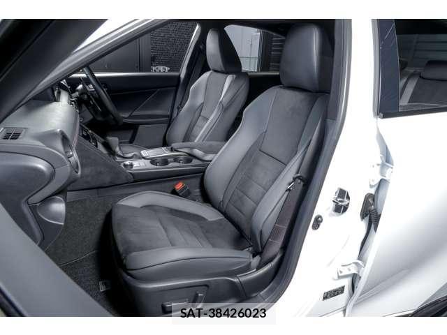 Lexus IS 2023-02 8071705-5