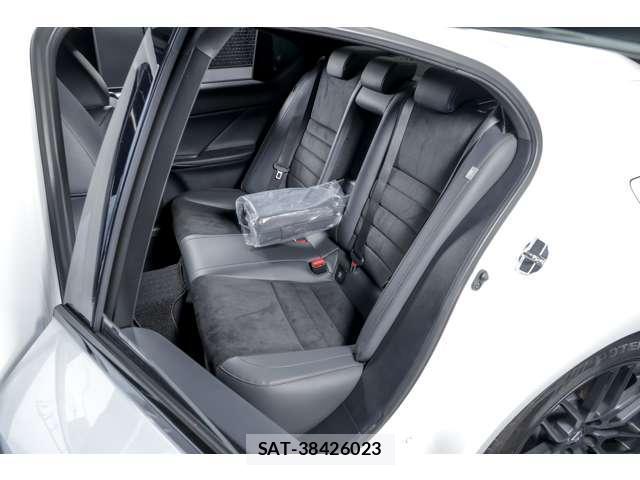 Lexus IS 2023-02 8071705-6