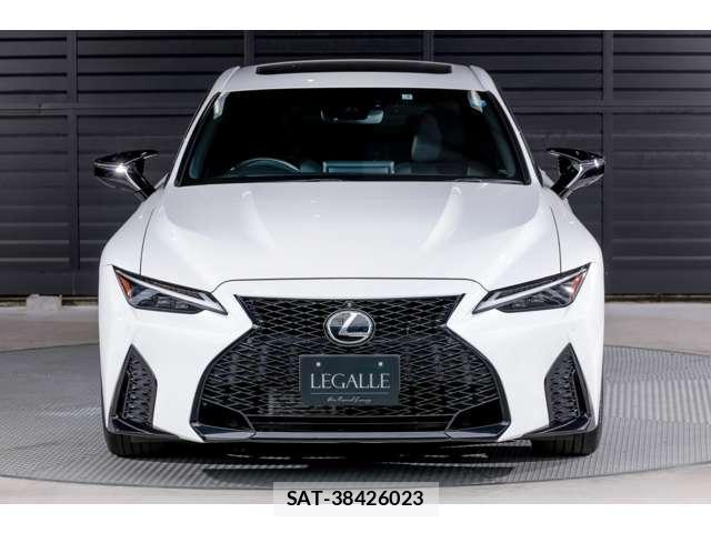 Lexus IS 2023-02 8071705-9