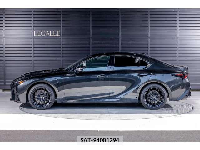 Lexus IS 2023-03 8071706-10