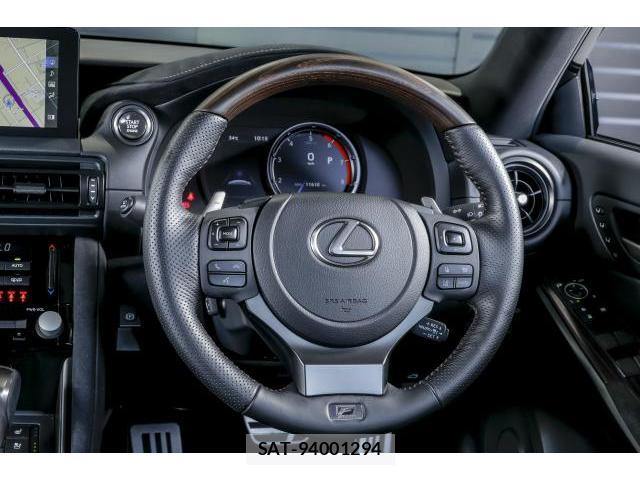 Lexus IS 2023-03 8071706-17