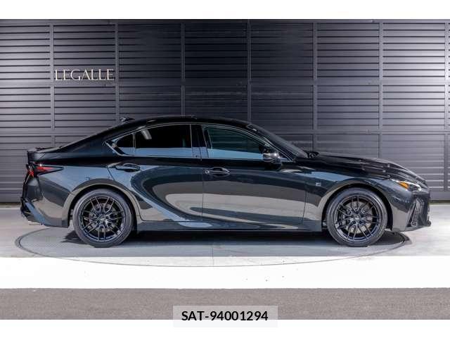Lexus IS 2023-03 8071706-3