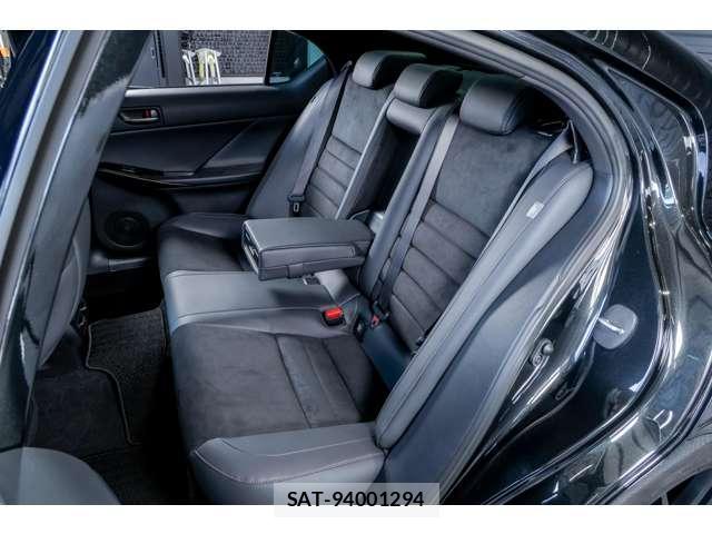 Lexus IS 2023-03 8071706-6