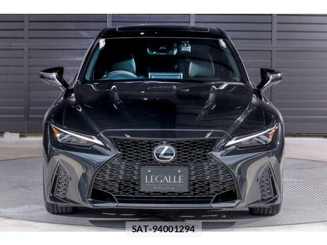 Lexus IS 2023-03 8071706-9