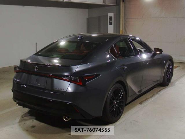 Lexus IS 2021-04 8072198-1