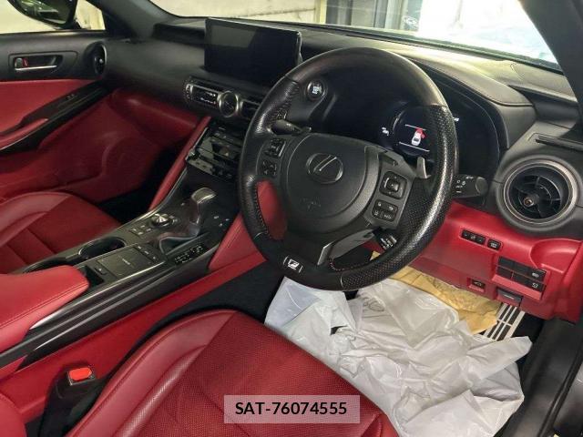 Lexus IS 2021-04 8072198-4