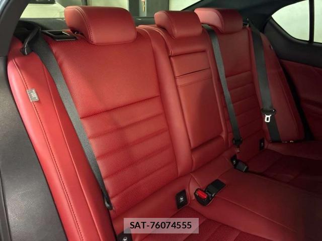 Lexus IS 2021-04 8072198-5