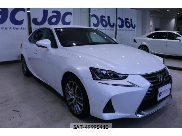 Lexus IS 2017-10 8072223-10