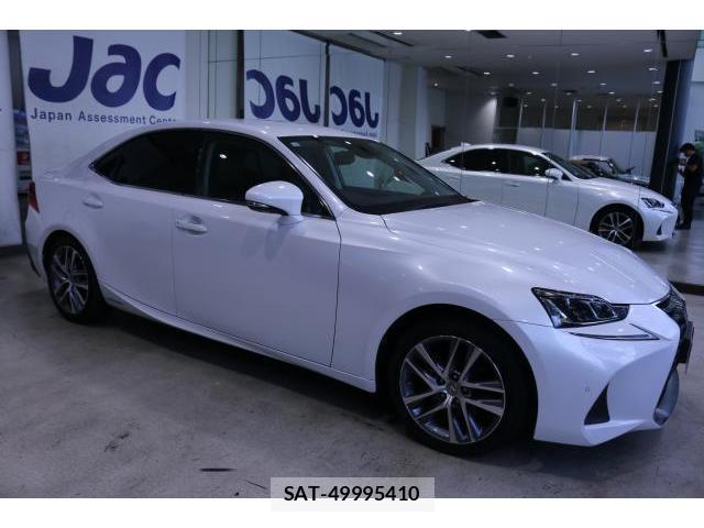 Lexus IS 2017-10 8072223-3