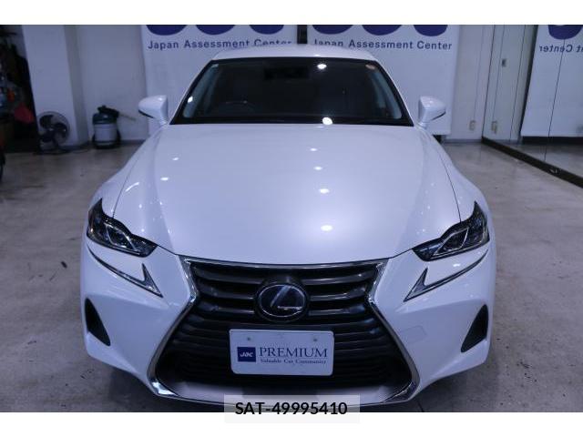 Lexus IS 2017-10 8072223-9