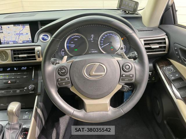 Lexus IS 2013-10 8072343-10