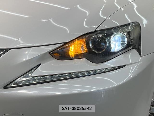 Lexus IS 2013-10 8072343-11