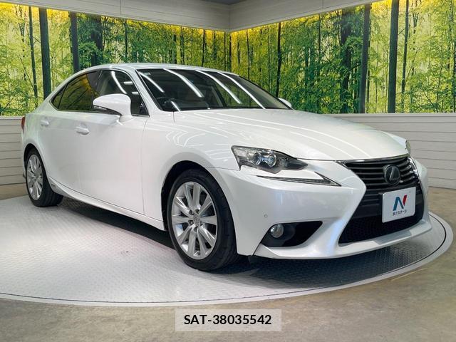 Lexus IS 2013-10 8072343-15