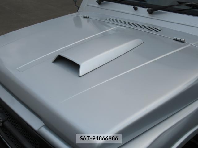 Suzuki JIMNY 1995 8071542-9