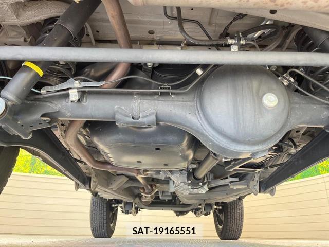 Suzuki JIMNY 2023-10 8072348-18