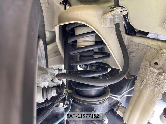Suzuki JIMNY 2023-10 8072353-19