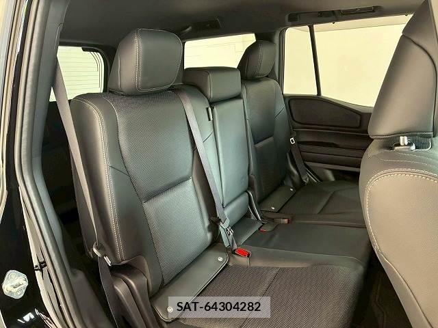 Toyota Land Cruiser 250 2024-11 8072602-9