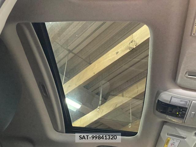 Toyota LAND CRUISER PRADO 2022-09 8071051-2