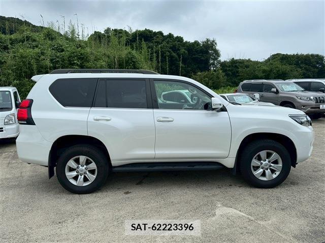Toyota LAND CRUISER PRADO 2023-02 8072066-17