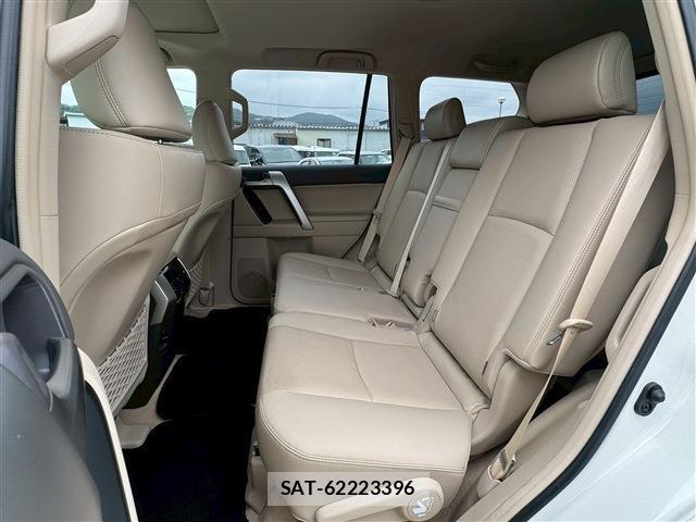 Toyota LAND CRUISER PRADO 2023-02 8072066-5