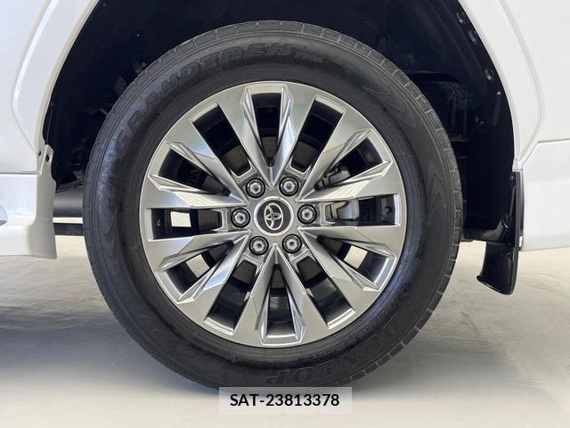 Toyota LAND CRUISER 2023-04 8072005-11