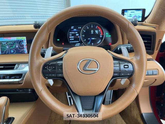 Lexus LC 2017-04 8072498-13