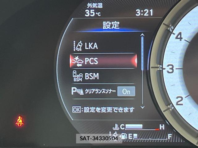 Lexus LC 2017-04 8072498-5