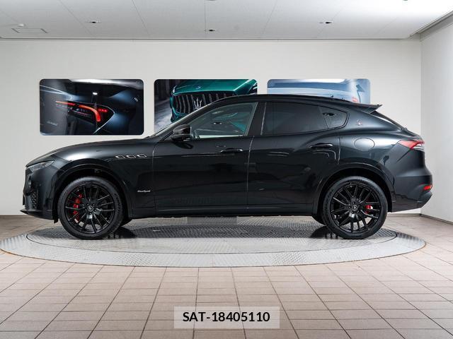 Maserati LEVANTE 2021-06 8071732-16