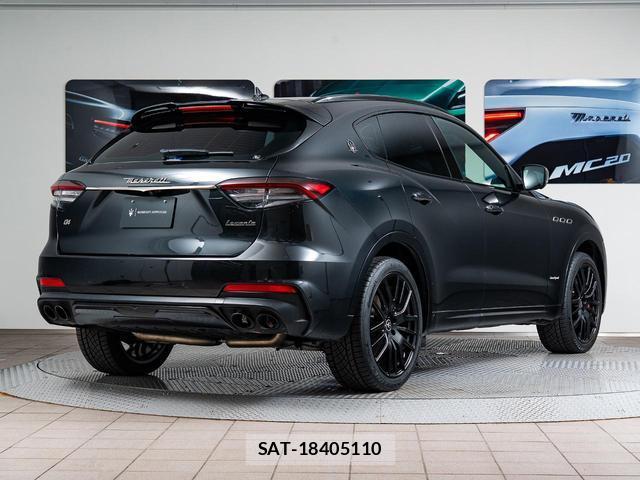 Maserati LEVANTE 2021-06 8071732-3