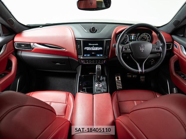 Maserati LEVANTE 2021-06 8071732-4
