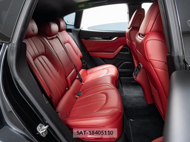 Maserati LEVANTE 2021-06 8071732-9