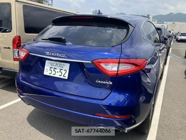Maserati LEVANTE 2017-03 8072149-3