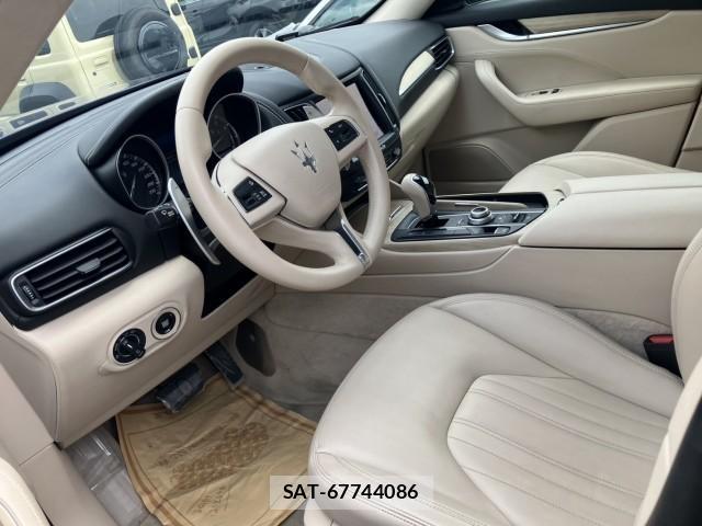 Maserati LEVANTE 2017-03 8072149-4