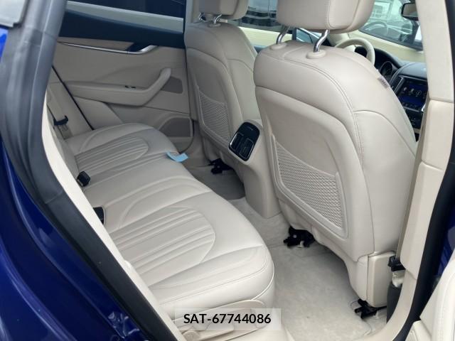 Maserati LEVANTE 2017-03 8072149-6