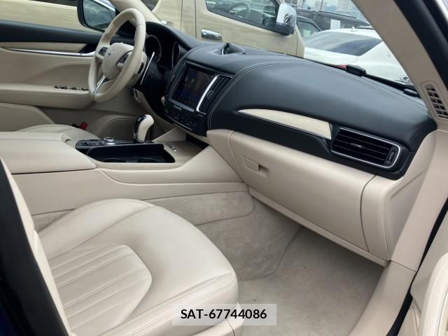 Maserati LEVANTE 2017-03 8072149-7