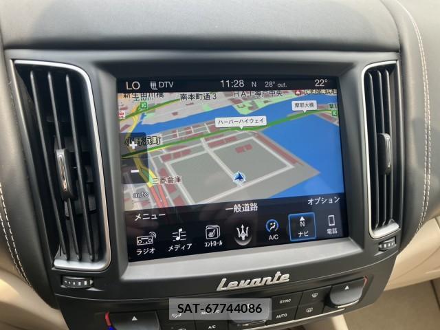 Maserati LEVANTE 2017-03 8072149-9