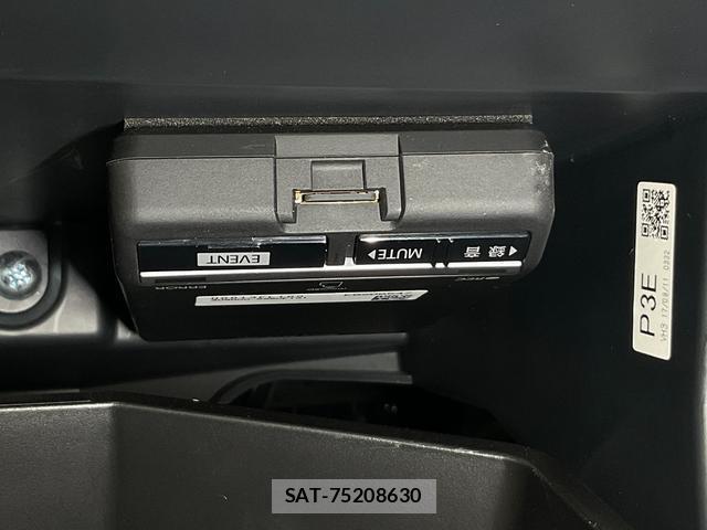Subaru LEVORG 2017-09 8072258-18