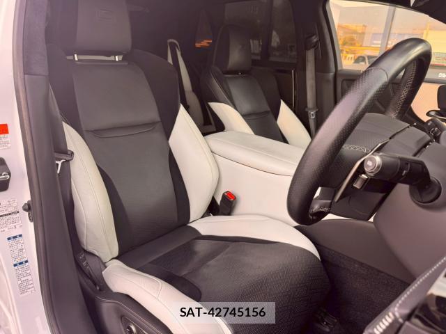 Lexus LS 2022-03 8071607-14