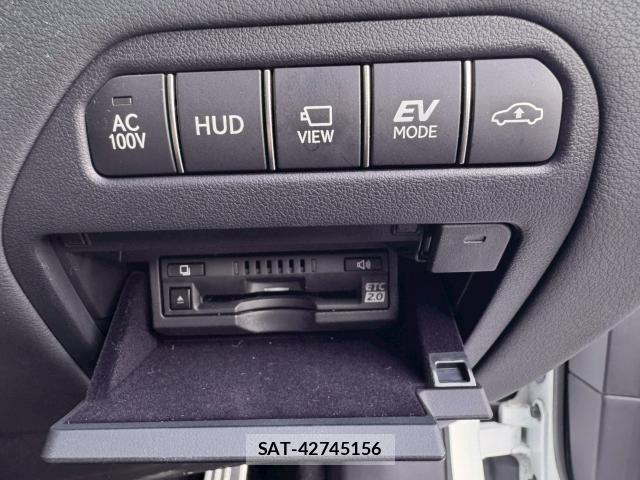 Lexus LS 2022-03 8071607-17