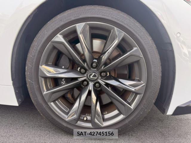 Lexus LS 2022-03 8071607-18