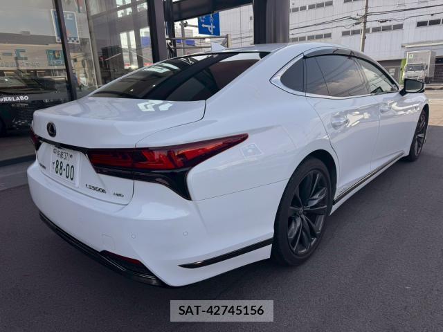 Lexus LS 2022-03 8071607-2