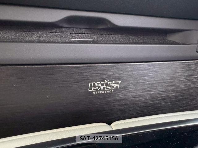 Lexus LS 2022-03 8071607-4