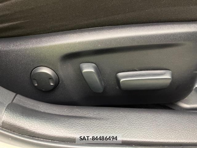 Toyota MARK X 2013-08 8071637-3