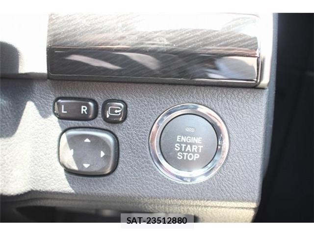 Toyota MARK X 2019-07 8071955-2