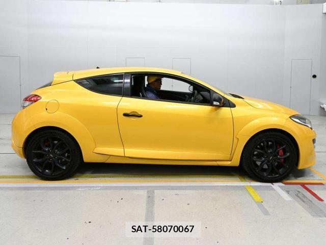 Renault MEGANE 2015-11 8072209-7