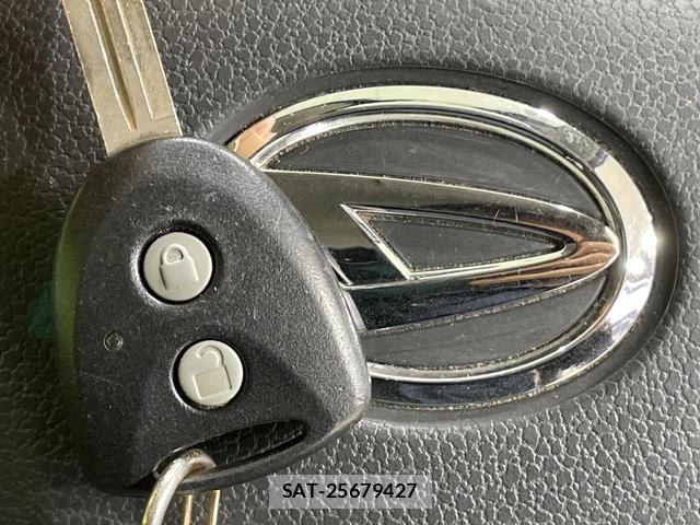 Daihatsu MIRA 2015-11 8072024-5