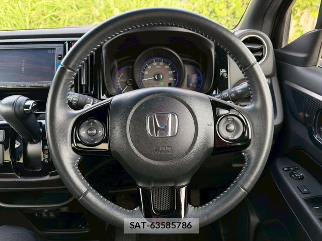 Honda N-WGN 2017-09 8072225-5