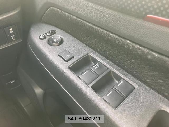 Honda N-WGN 2017-06 8072577-15